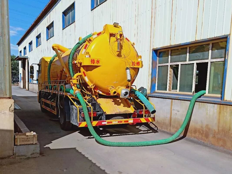 康定里厂区化粪池清理